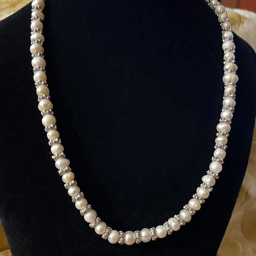 Freshwater Pearls Necklace - Sparks of Purpose